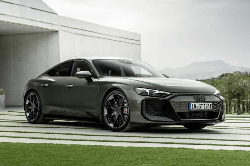audi e-tron GT имеет новую высококлассную версию. Цена известна