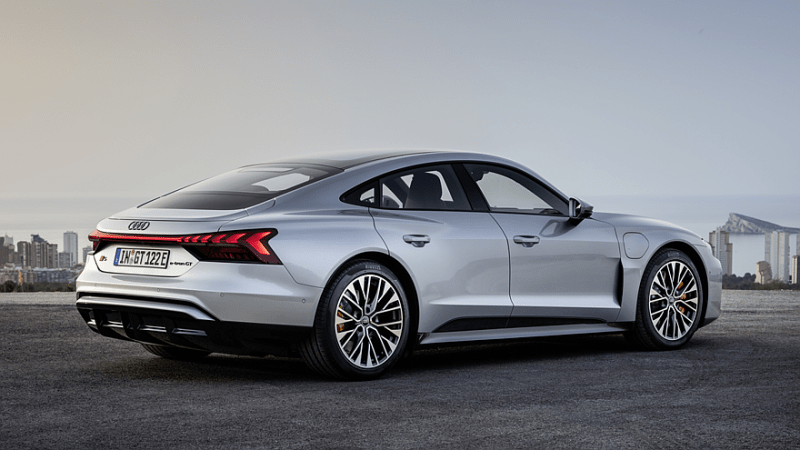 audi e-tron GT имеет новую высококлассную версию. Цена известна