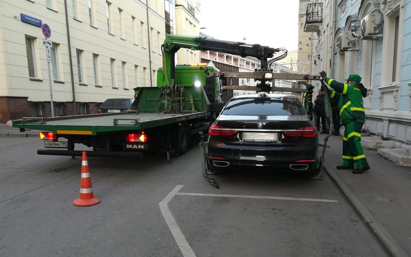 В Москве 36 автомобилей получили штрафы за парковку на 5,6 млн евро