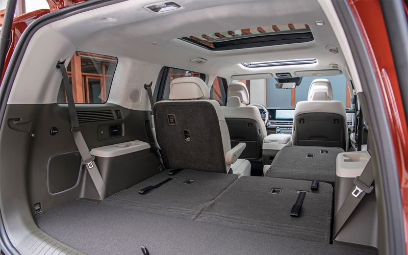 Новый Hyundai Santa Fe начал продажи в России. Фотографии и цены