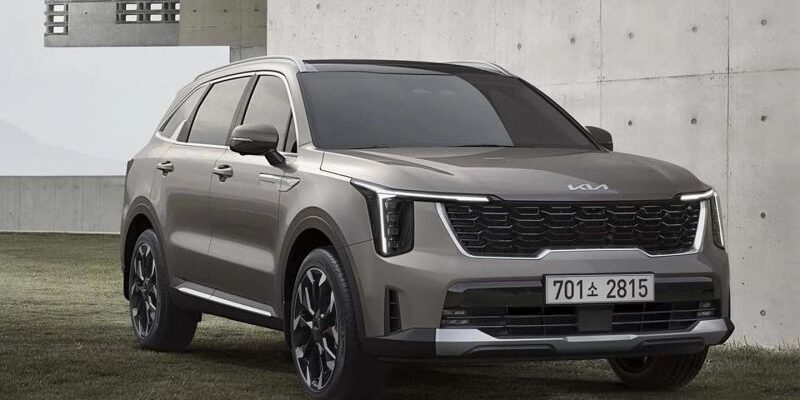 В России появился в продаже рестайлинговый Kia Sorento. Сколько он стоит