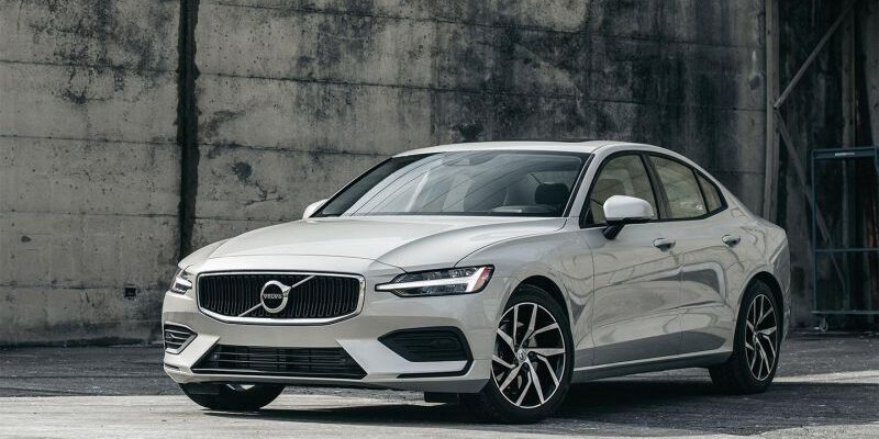Volvo прекратит выпуск седана S60. Его место займет новый кроссовер