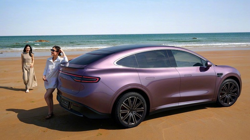 Вторая модель совместного бренда Huawei и Chery: новое имя и фотографии, никакой маскировки