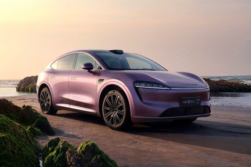 Вторая модель совместного бренда Huawei и Chery: новое имя и фотографии, никакой маскировки