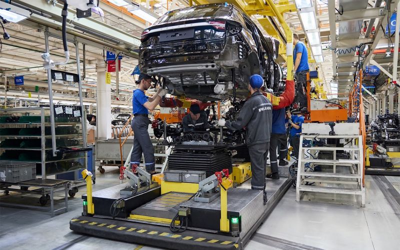 Чем Belgee отличается от Geely: репортаж с завода в Беларуси