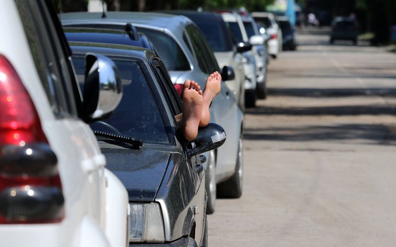 Что делать водителям в жаркую погоду: ГИБДД раскрывает секреты