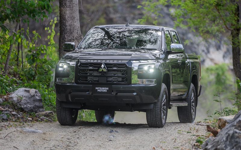 Дилер привозит в Россию Mitsubishi L200 нового поколения сколько это стоит