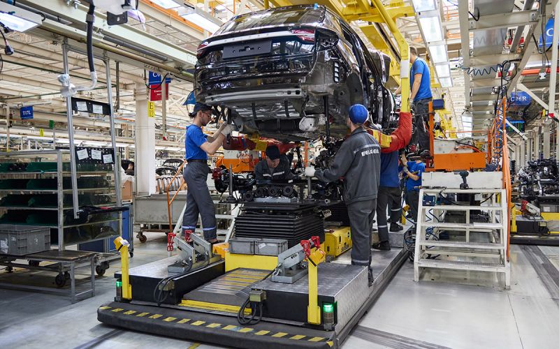 Geely Atlas Pro превращается в Belgee X70: как на самом деле ведет себя этот кроссовер