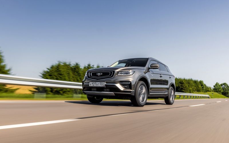 Geely Atlas Pro превращается в Belgee X70: как на самом деле ведет себя этот кроссовер