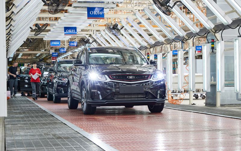 Geely Atlas Pro превращается в Belgee X70: как на самом деле ведет себя этот кроссовер