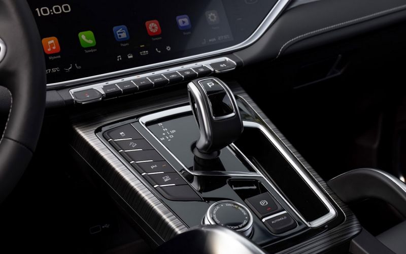 Geely Atlas Pro превращается в Belgee X70: как на самом деле ведет себя этот кроссовер
