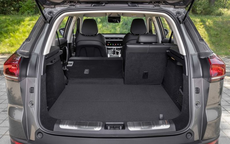 Geely Atlas Pro превращается в Belgee X70: как на самом деле ведет себя этот кроссовер