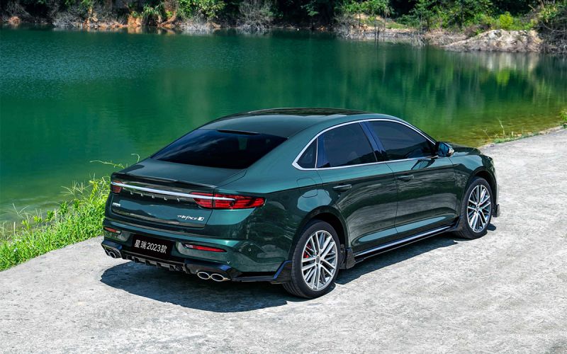 Geely официально представила в России свой флагманский седан Preface. Фото