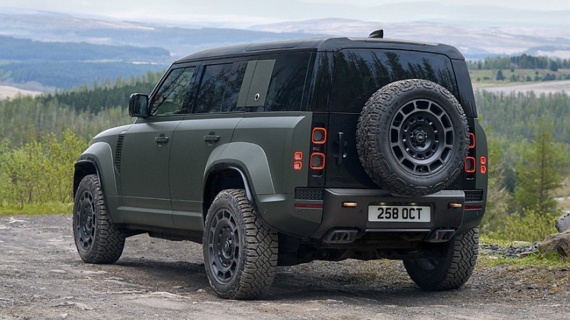 Land Rover Defender Octa: двигатель с двойным турбонаддувом мощностью 635 лошадиных сил, разгон от 0 до 100 километров за 4,0 секунды
