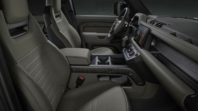 Land Rover Defender Octa: двигатель с двойным турбонаддувом мощностью 635 лошадиных сил, разгон от 0 до 100 километров за 4,0 секунды