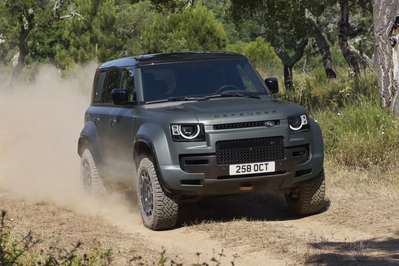 Land Rover Defender Octa: двигатель с двойным турбонаддувом мощностью 635 лошадиных сил, разгон от 0 до 100 километров за 4,0 секунды