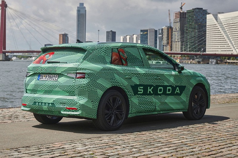 Новый кроссовер Skoda Elroq: фото и подробности