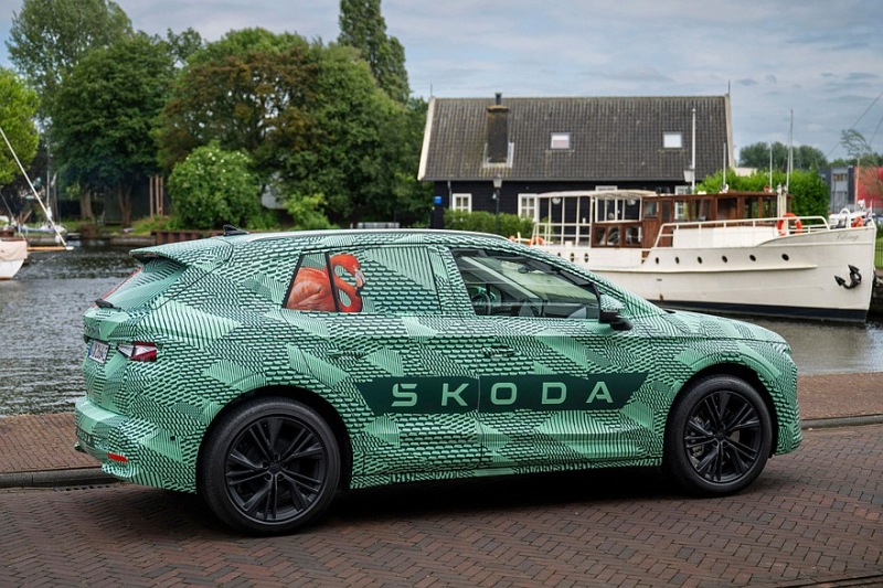 Новый кроссовер Skoda Elroq: фото и подробности