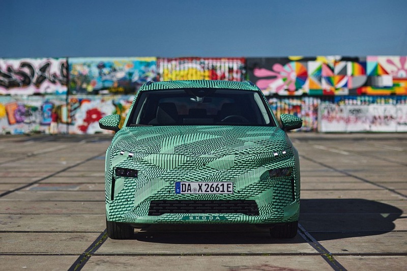 Новый кроссовер Skoda Elroq: фото и подробности