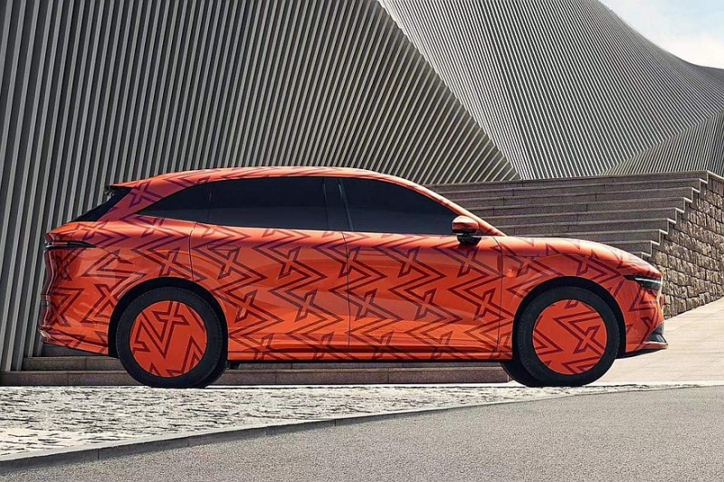 Новый кроссовер Geely Zeekr появился на фотографиях