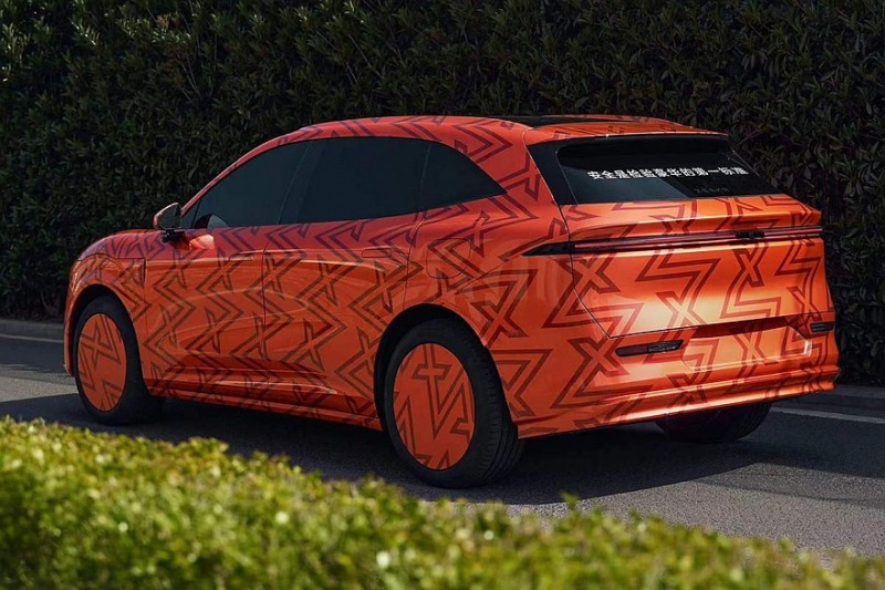 Новый кроссовер Geely Zeekr появился на фотографиях
