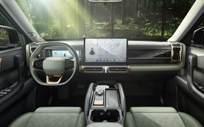 от iCar 03 до Mercedes-Benz E-Class. Объявлены цены на новые российские автомобили