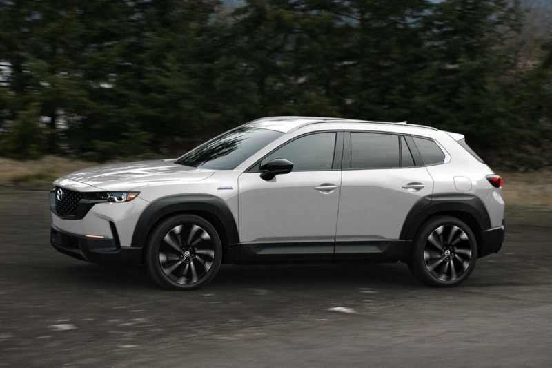 Кроссовер Mazda CX-50 получит гибридную версию от Toyota