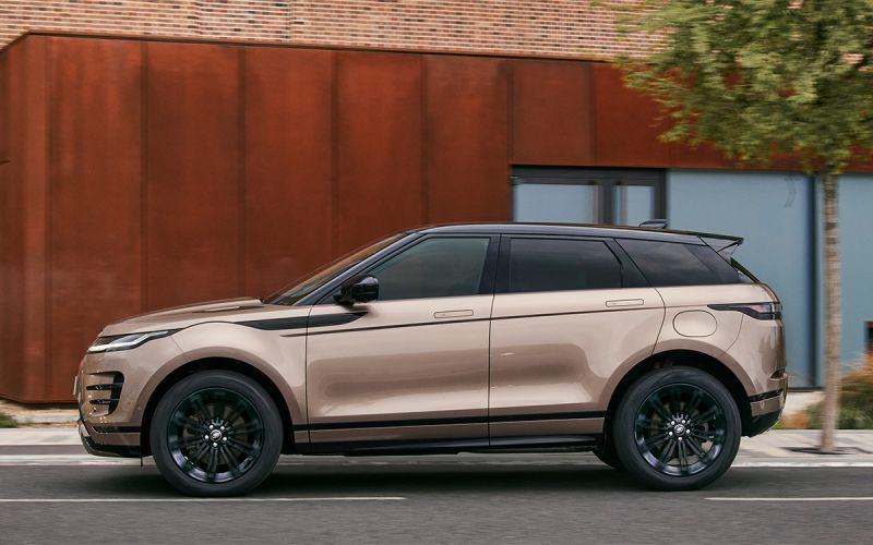В России начинают продавать рестайлинговый Range Rover Evoque за £11 млн

