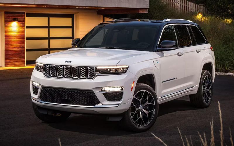 Jeep Grand Cherokee начинает параллельные импортные продажи в России