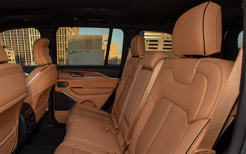 Jeep Grand Cherokee начинает параллельные импортные продажи в России