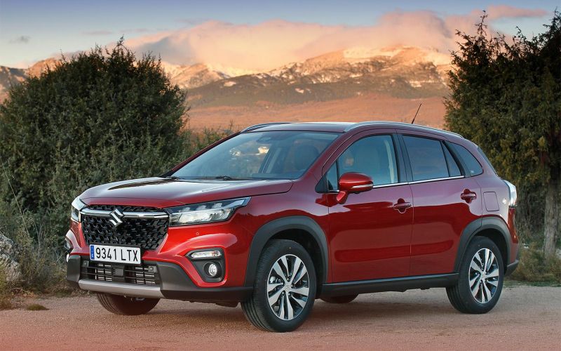 Новый Suzuki SX4 поступает в Россию методом параллельного импорта: фото и цены