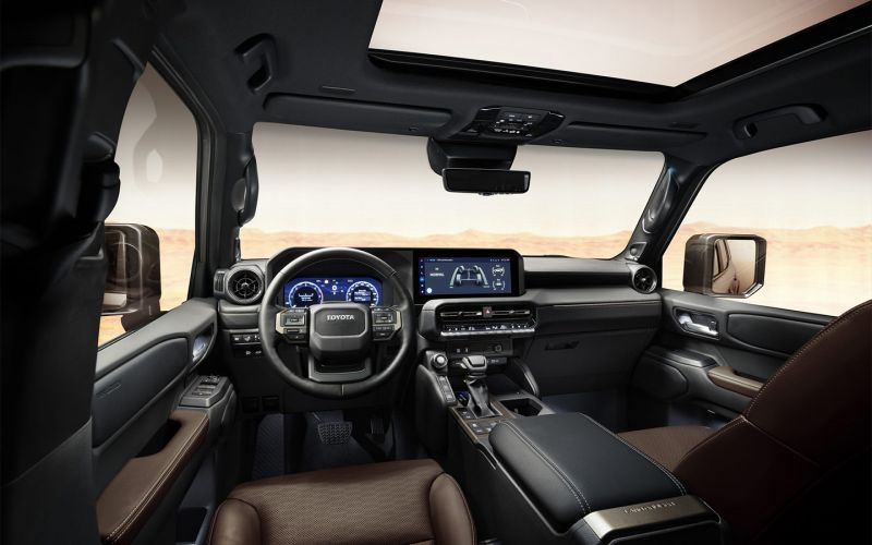 Новый Toyota Land Cruiser Prado привезли в Россию: подробности и цены