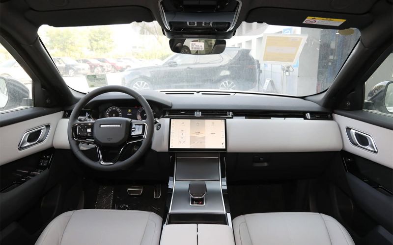 В Россию привозят обновленный Range Rover Velar сколько это стоит