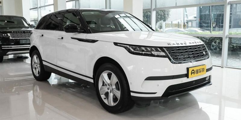 В Россию привезли рестайлинговый Range Rover Velar. Сколько он стоит