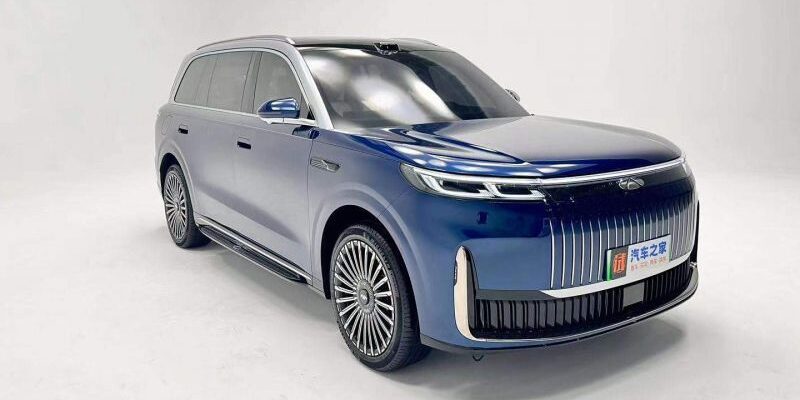 Chery показала большой кроссовер Fulwin T11 в стиле Range Rover