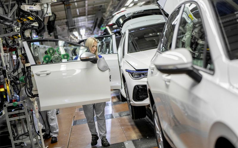 Падение прибыли и продаж: что ждет западный автопром