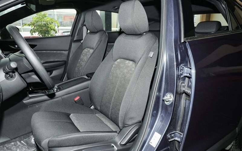 Дилер начал продажи кроссовера Mazda CX-4 в России. Подробности и цены