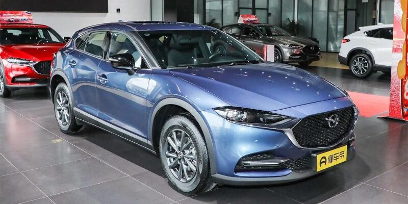 Дилер начал продавать в России кроссовер Mazda CX-4. Подробности и цены