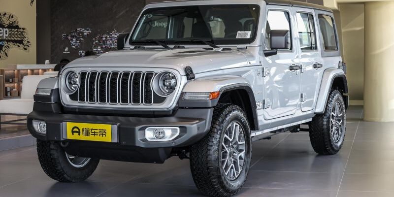 Дилер привез в страну новый гибридный Jeep Wrangler. Подробности и цены