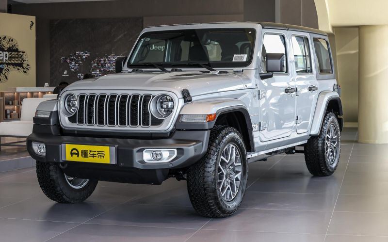 Дилеры привозят в страну новый гибридный Jeep Wrangler. Подробности и цены