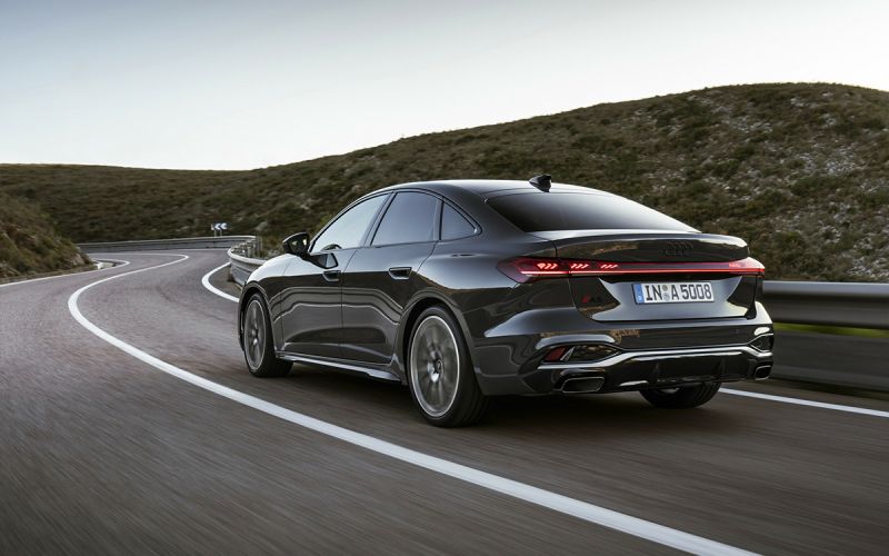 Дилеры решили представить в России новые BMW X3 и Audi A5. Чего еще ожидать