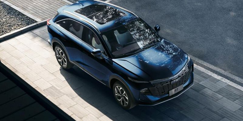 Haval рассекретил цены на новый кроссовер F7 в России