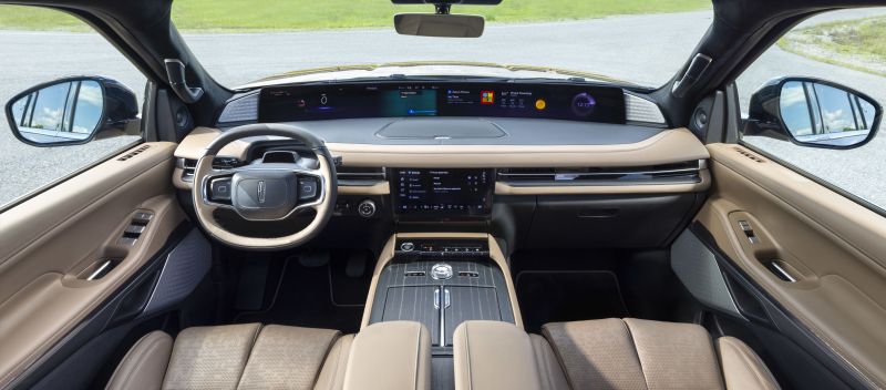 Lincoln представляет новый внедорожник Navigator. Фотографии и характеристики