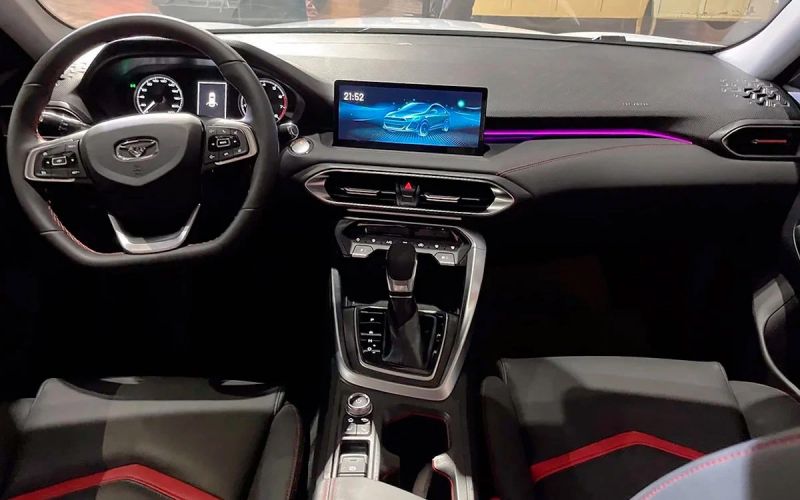 Новая Lada Vesta с ESC: с какими иномарками она составит конкуренцию
