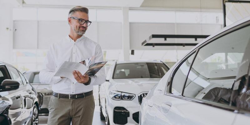 От Jaguar до Cadillac: шикарные, но неликвидные кроссоверы в России