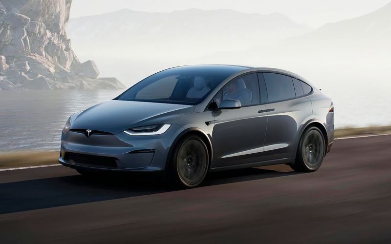 Tesla отзовет более 9000 кроссоверов Model X из-за проблем с корпусом