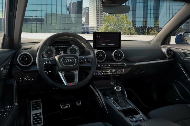 Рестайлинговый Audi Q2 начал продажи в России. Подробности и цены