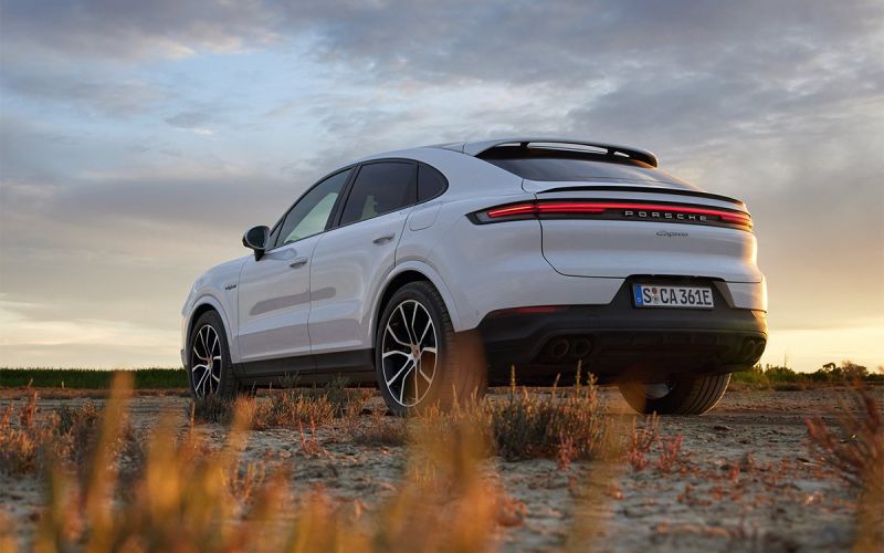 Дилер привез в Россию гибридное купе Porsche Cayenne. Подробности и цены