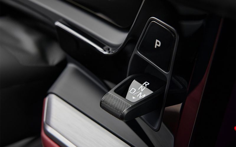 Дилер привез в Россию гибридное купе Porsche Cayenne. Подробности и цены