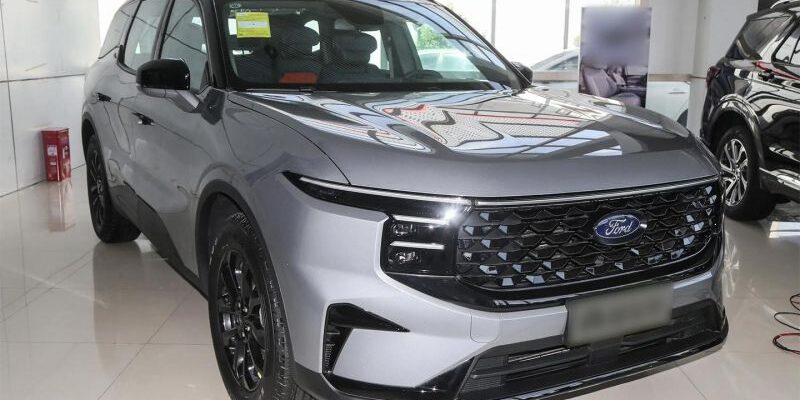 Дилер привез в Россию новый кроссовер Ford Edge: подробности и цены